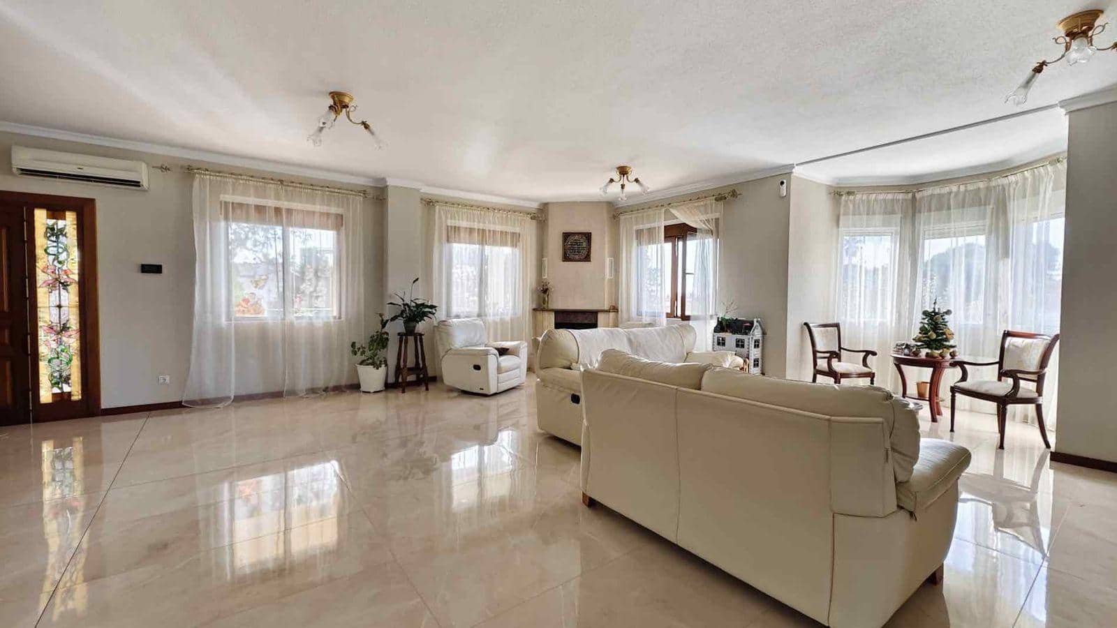 Chalet de 5 habitaciones en Ciudad Quesada en venta con piscina - 630.000 € (Ref: 9285210)