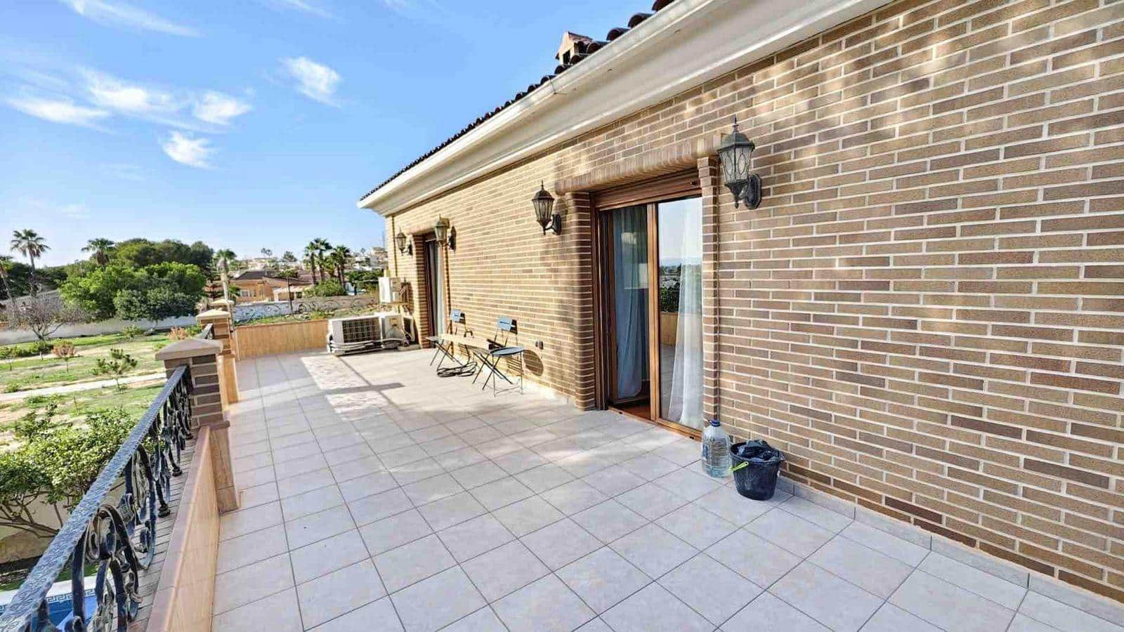 Chalet de 5 habitaciones en Ciudad Quesada en venta con piscina - 630.000 € (Ref: 9285210)