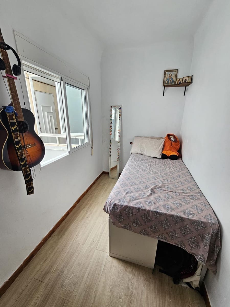 4 soverom Leilighet til salgs i Alicante by - € 150 000 (Ref: 9291549)