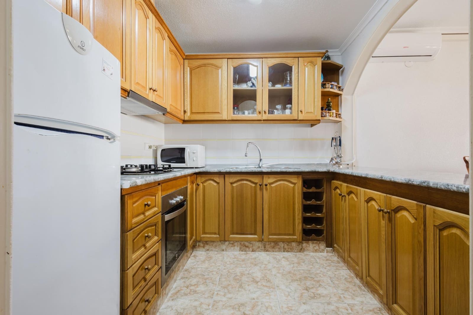 Apartamento de 2 habitaciones en Torrevieja en venta con garaje - 149.500 € (Ref: 9294386)