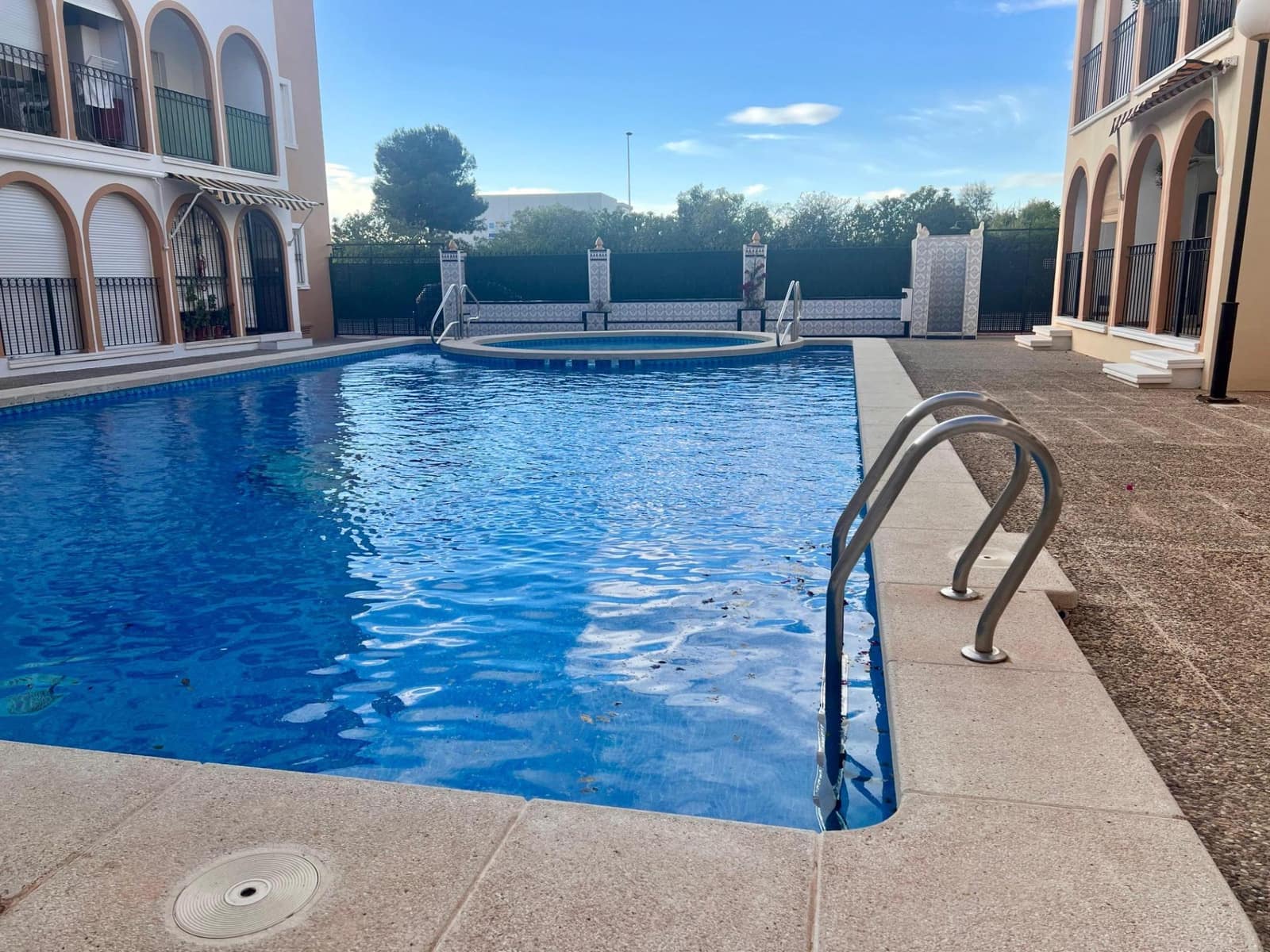 2 soveværelse Lejlighed til salg i Torrevieja med swimmingpool - € 153.000 (Ref: 9294389)