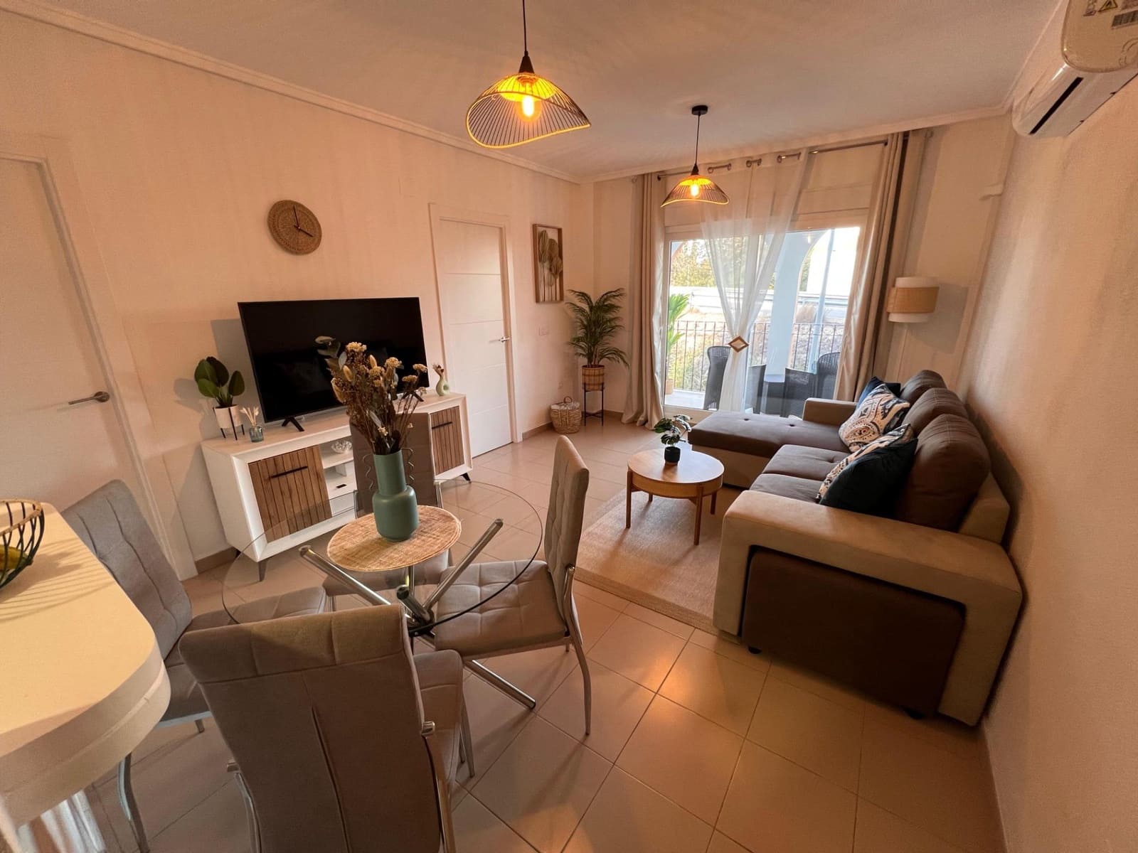 2 soveværelse Lejlighed til salg i Torrevieja med swimmingpool - € 153.000 (Ref: 9294389)