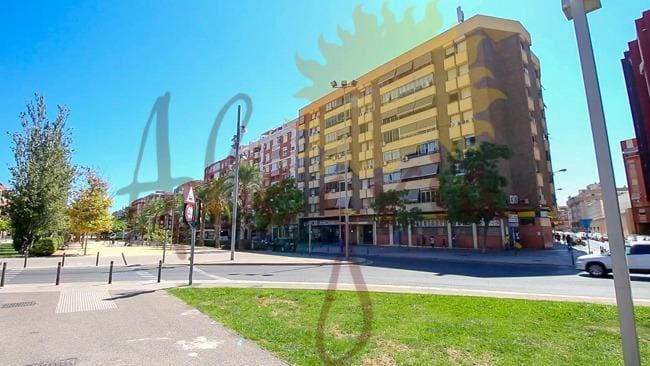 5 makuuhuone Huoneisto myytävänä paikassa Alicante kaupunki - 160 000 € (Ref: 9296888)