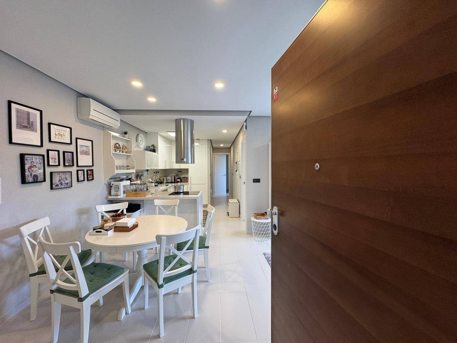 3 soveværelse Lejlighed til salg i Filipinas med swimmingpool - € 249.900 (Ref: 9301047)