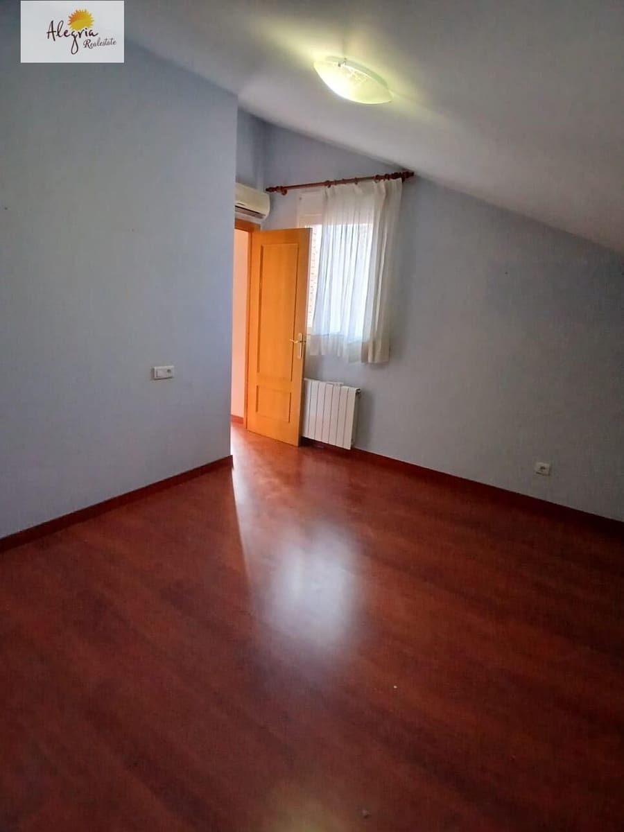 4 soverom Kjedet enebolig til salgs i Betera med svømmebasseng garasje - € 350 000 (Ref: 9305168)