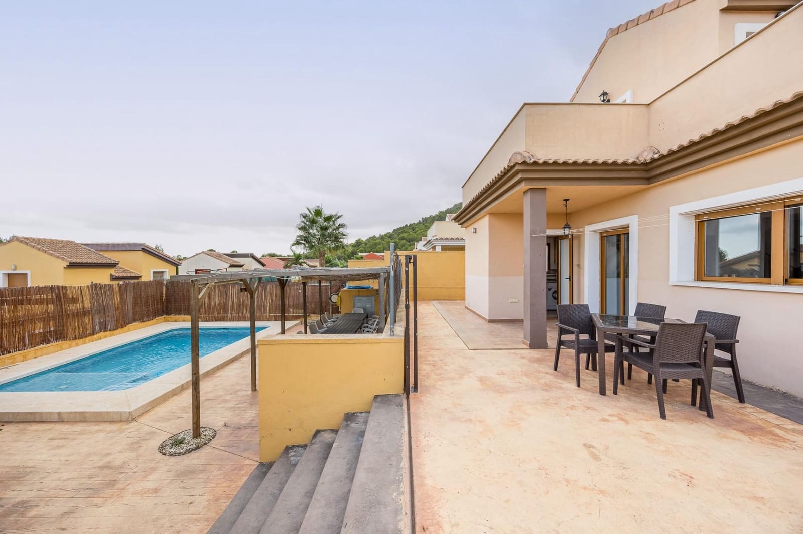 3 quarto Moradia para venda em Polop com piscina - 390 000 € (Ref: 9308497)