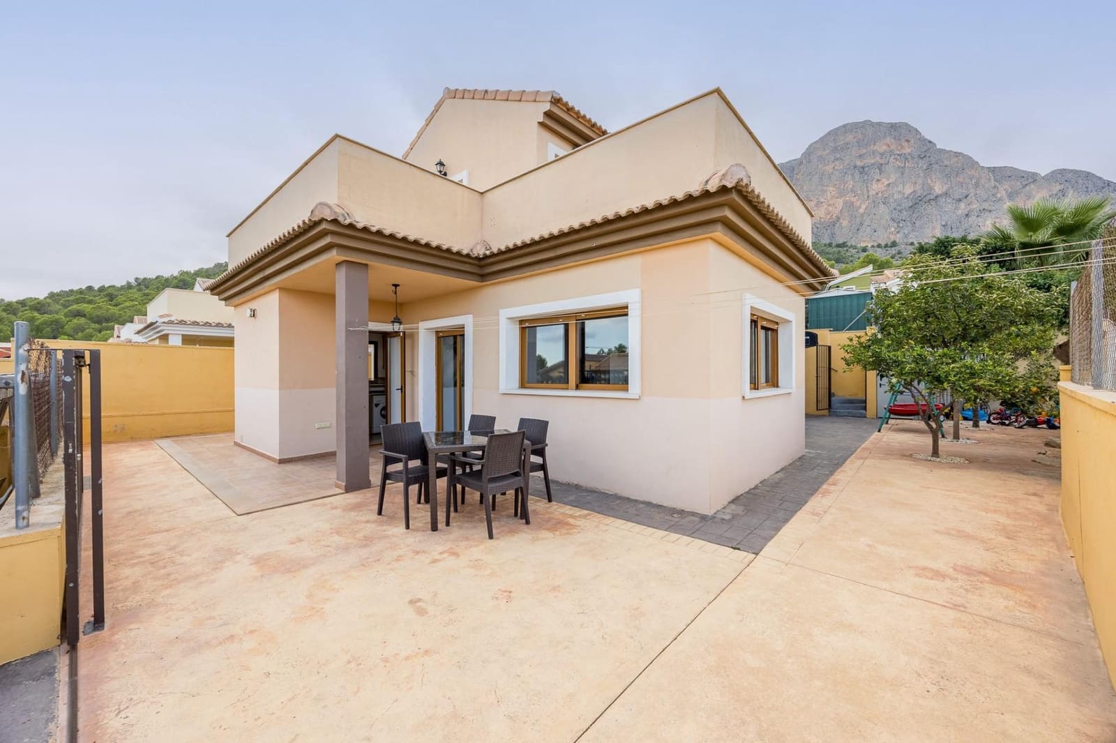 3 quarto Moradia para venda em Polop com piscina - 390 000 € (Ref: 9308497)