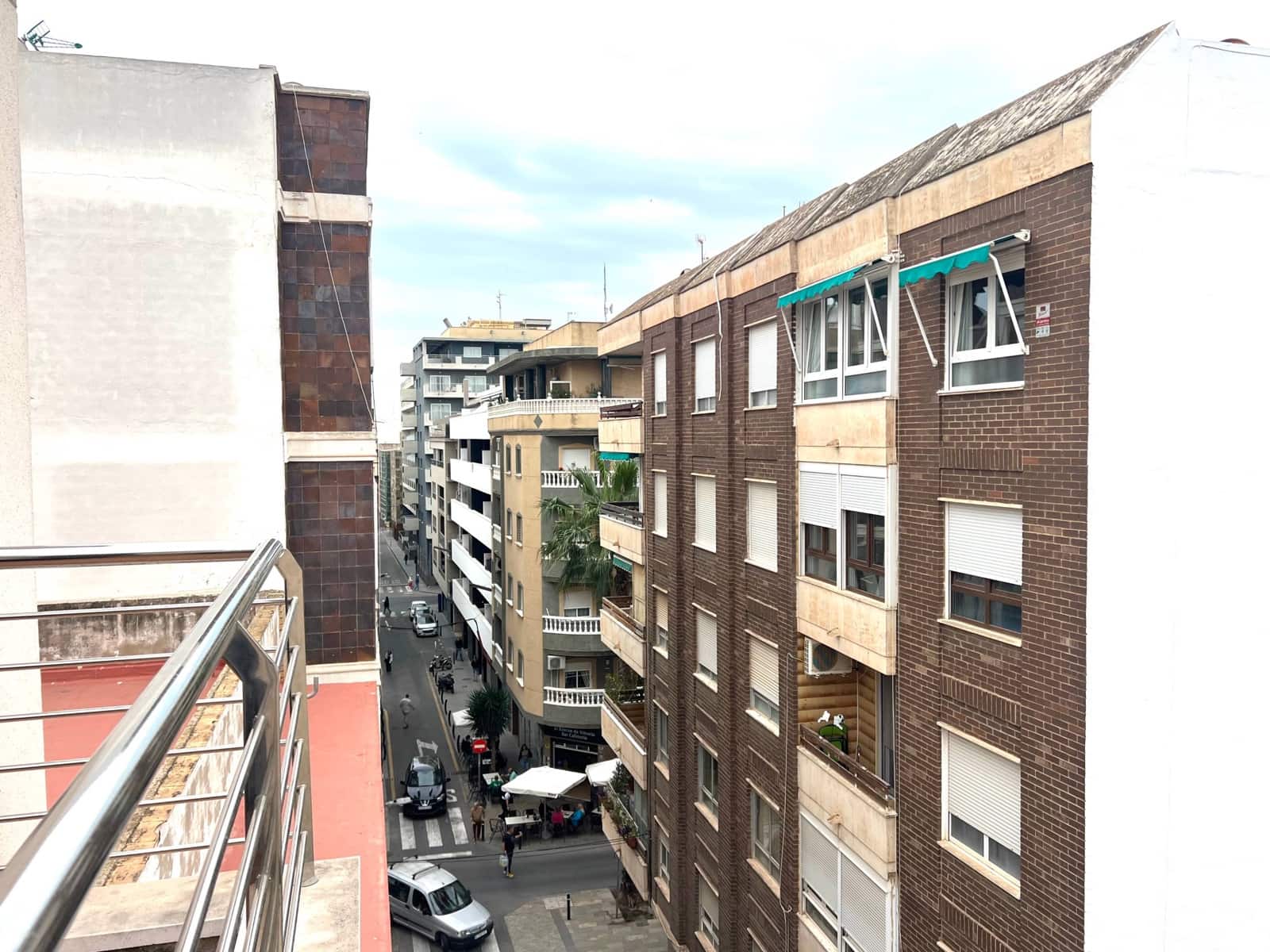 3 makuuhuone Kattohuoneisto myytävänä paikassa Torrevieja - 194 000 € (Ref: 9308501)