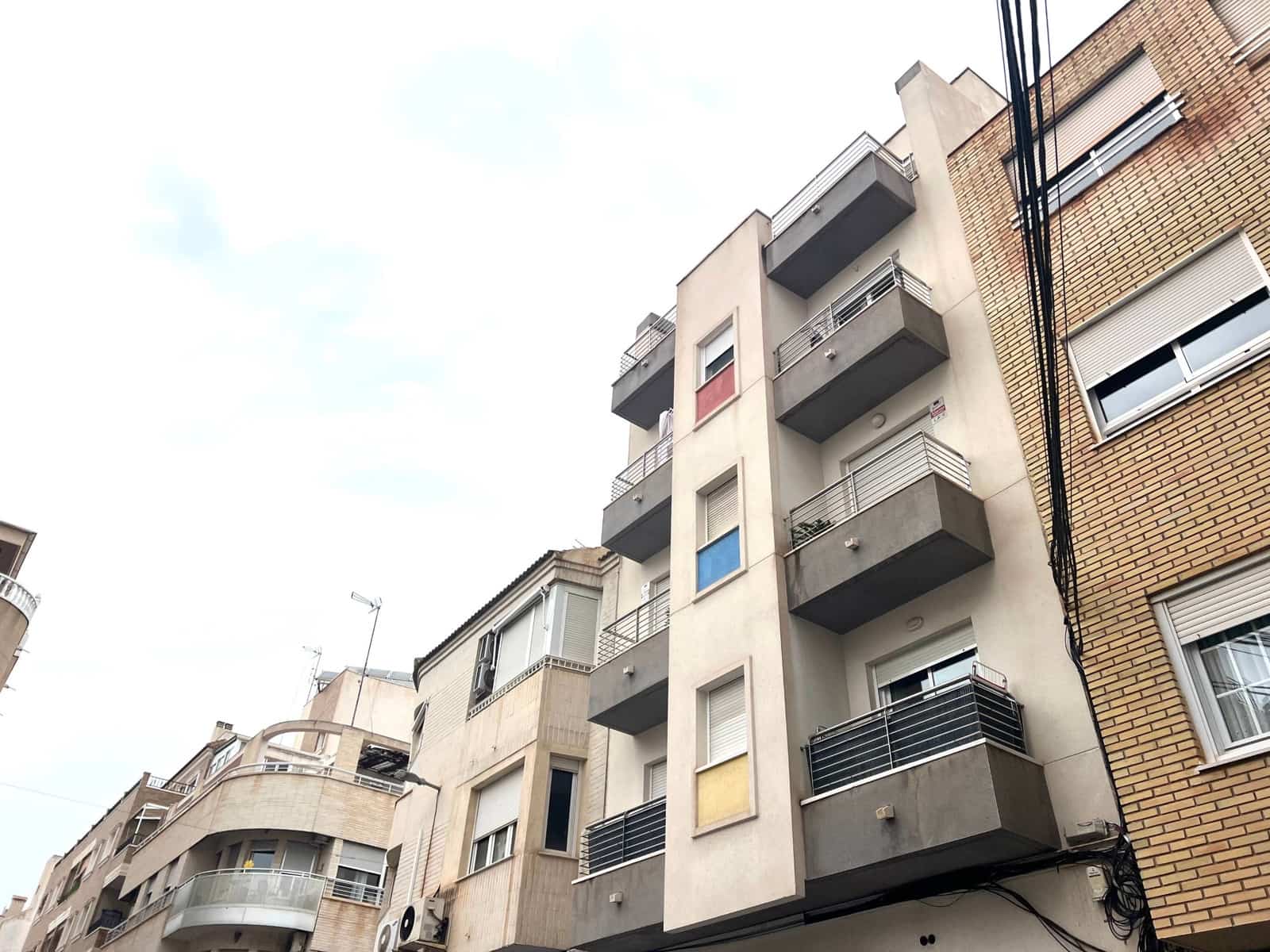 3 makuuhuone Kattohuoneisto myytävänä paikassa Torrevieja - 194 000 € (Ref: 9308501)