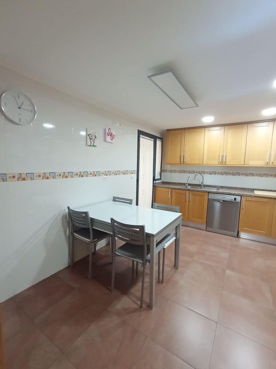 3 makuuhuone Huoneisto myytävänä paikassa San Vicente / Sant Vicent del Raspeig mukana 
autotalli - 225 000 € (Ref: 9308502)