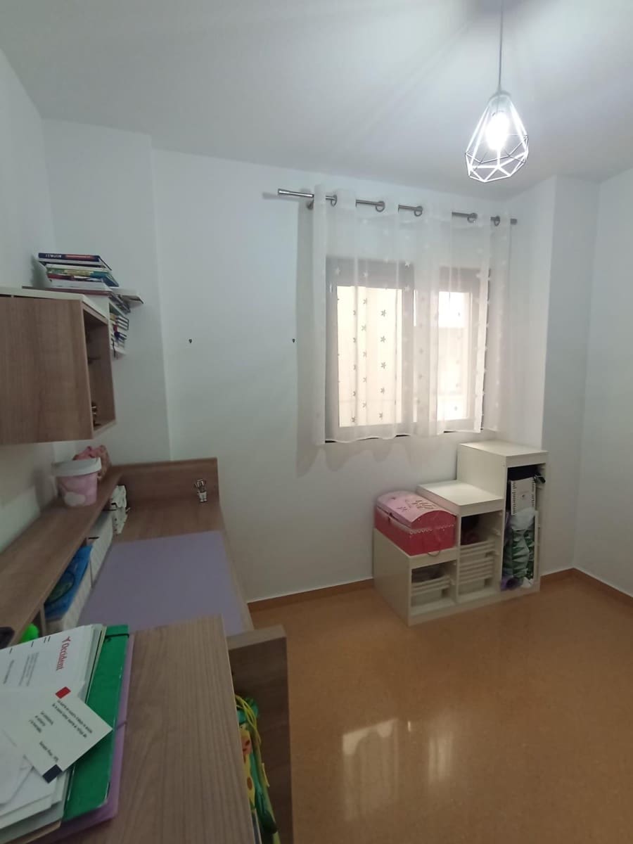 3 makuuhuone Huoneisto myytävänä paikassa San Vicente / Sant Vicent del Raspeig mukana 
autotalli - 225 000 € (Ref: 9308502)