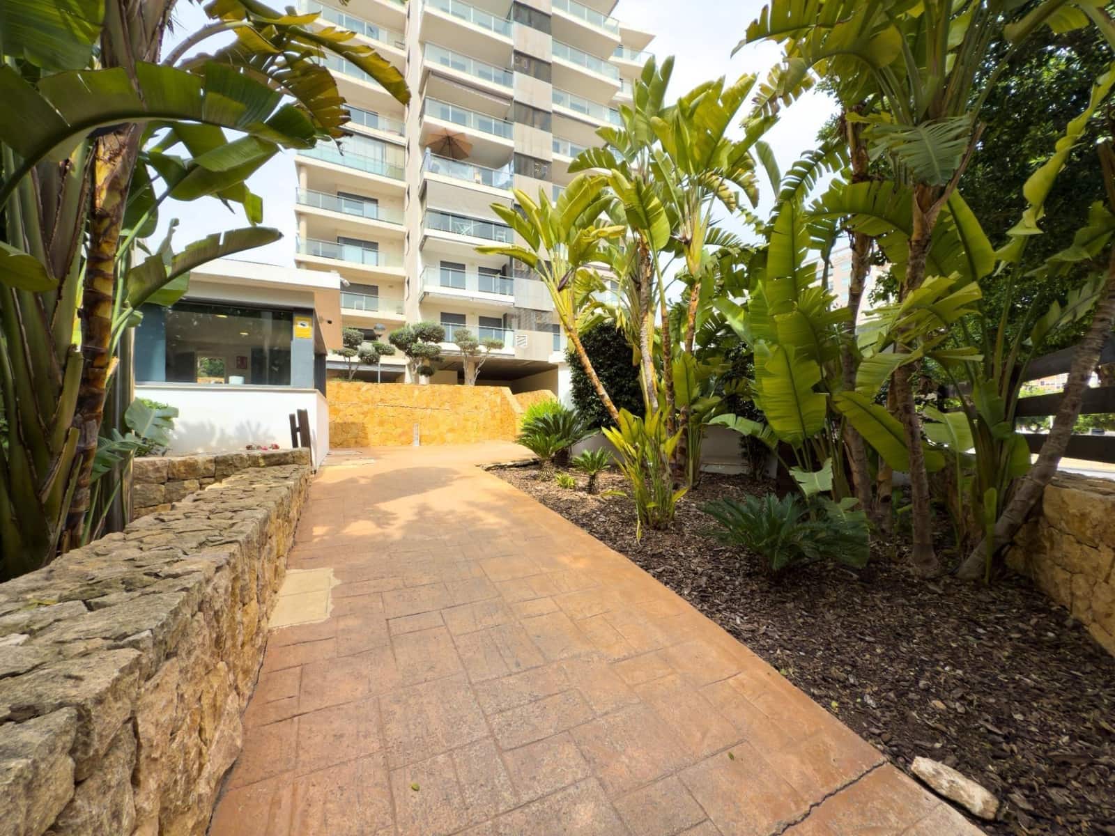 1 bedroom Apartment for sale in La Villajoyosa / Vila Joiosa with pool garage - € 188,000 (Ref: 9312867)