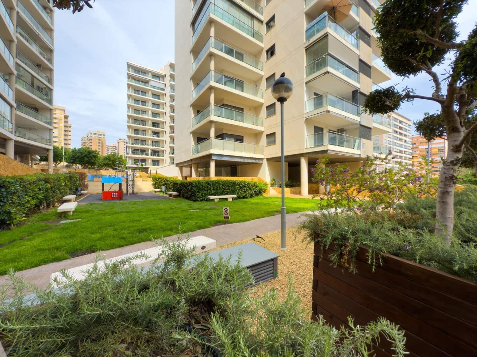 1 bedroom Apartment for sale in La Villajoyosa / Vila Joiosa with pool garage - € 188,000 (Ref: 9312867)