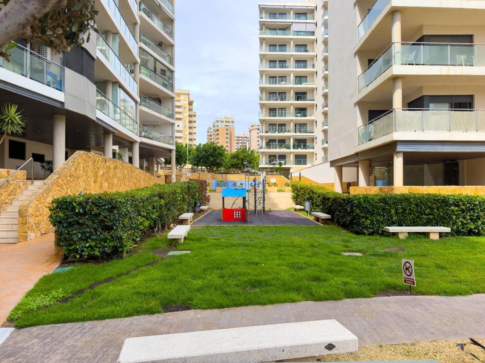 1 bedroom Apartment for sale in La Villajoyosa / Vila Joiosa with pool garage - € 188,000 (Ref: 9312867)