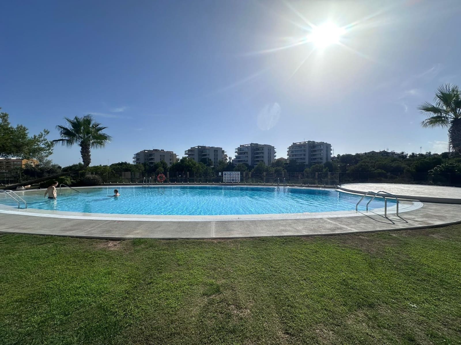 Apartamento de 2 habitaciones en Villamartin en venta con piscina - 320.000 € (Ref: 9312868)