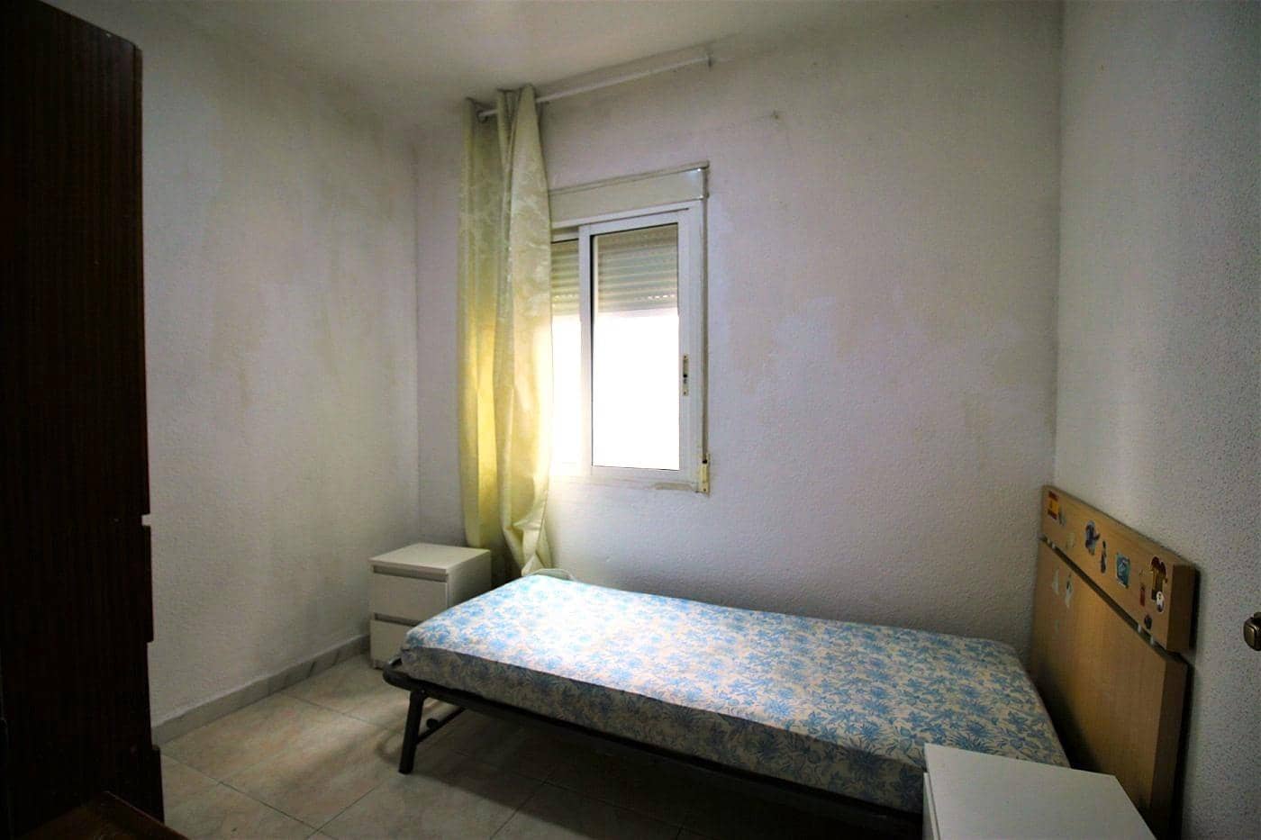 3 soveværelse Lejlighed til salg i Alicante by - € 49.000 (Ref: 9321901)