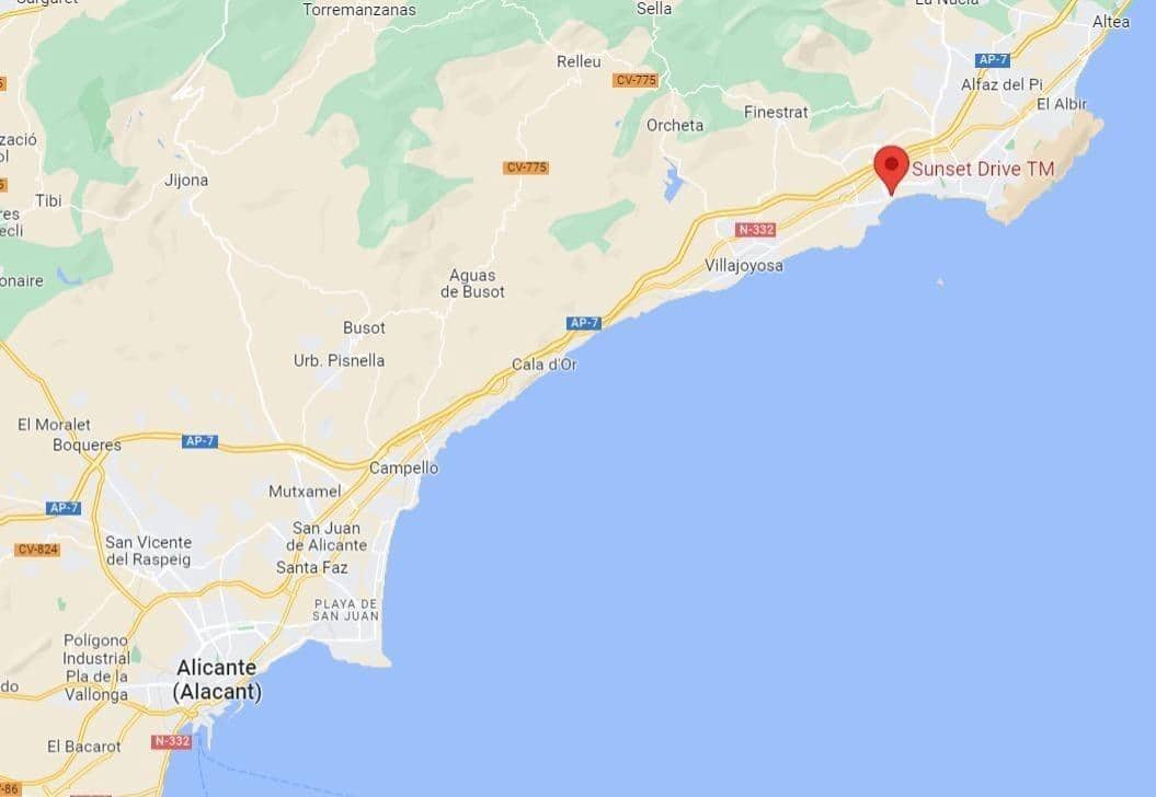 Apartamento de 2 habitaciones en Benidorm en venta con piscina garaje - 640.000 € (Ref: 9324326)