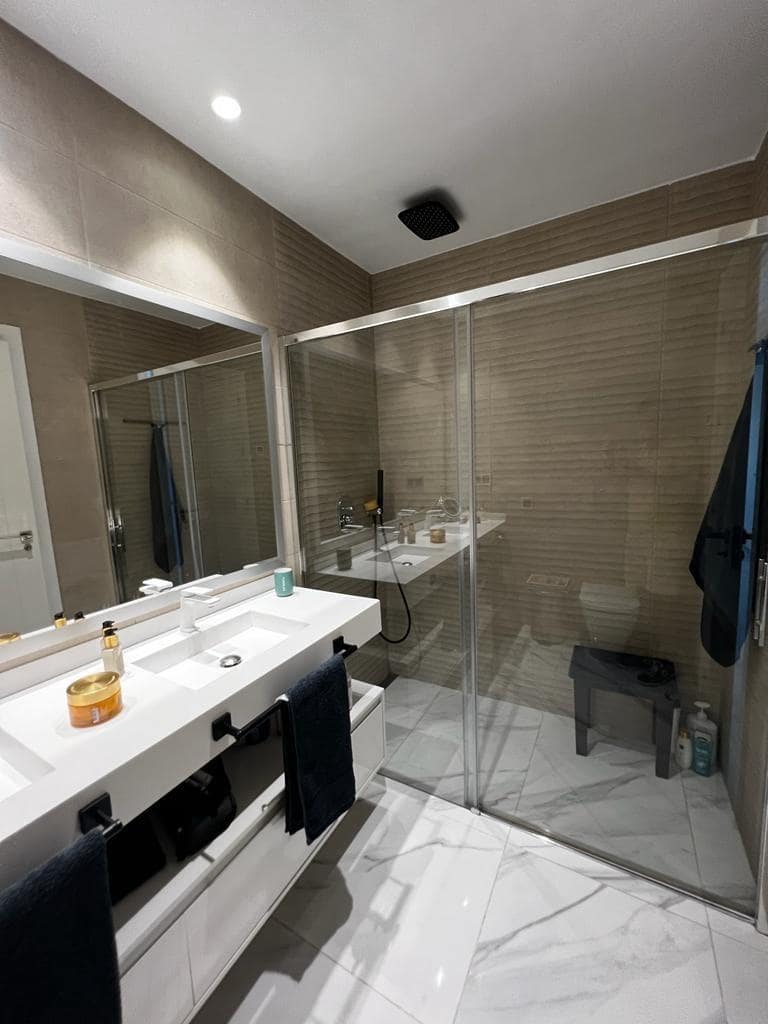 2 bedroom Apartment for sale in Benidorm with pool garage - € 640,000 (Ref: 9324326)