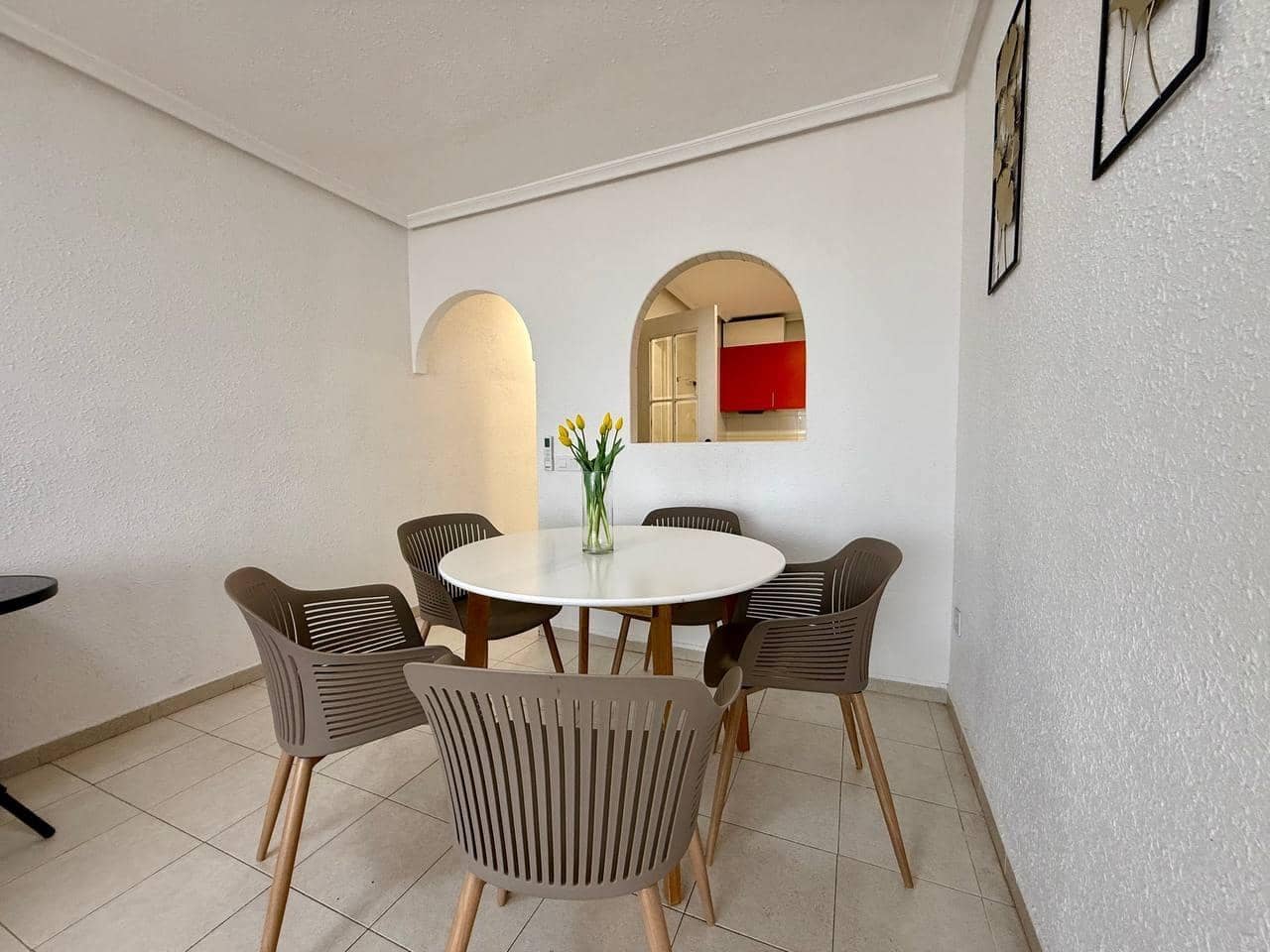 Apartamento de 2 habitaciones en Torrevieja en venta - 159.900 € (Ref: 9330636)