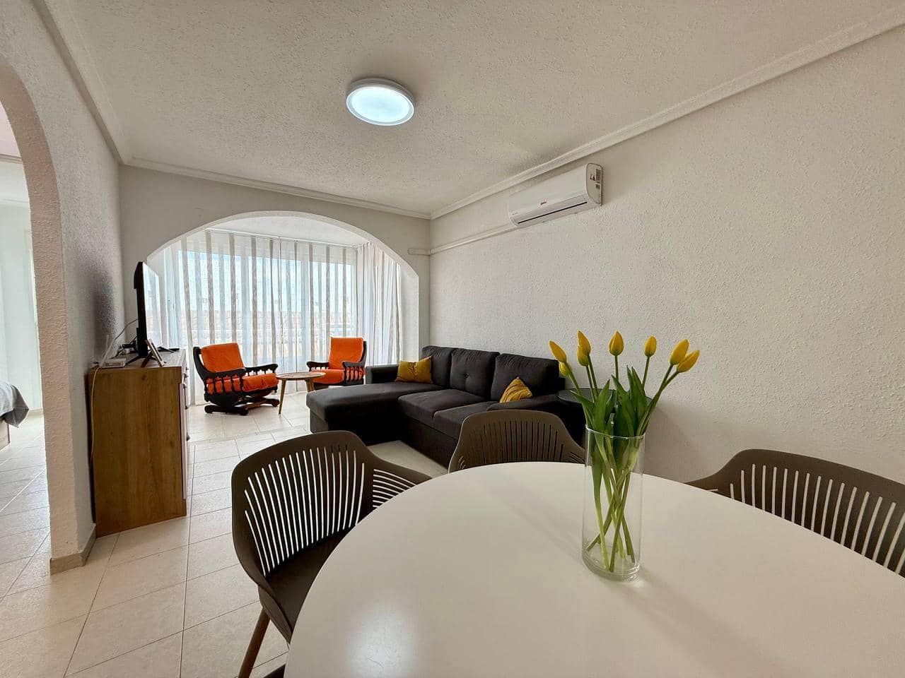 Apartamento de 2 habitaciones en Torrevieja en venta - 159.900 € (Ref: 9330636)