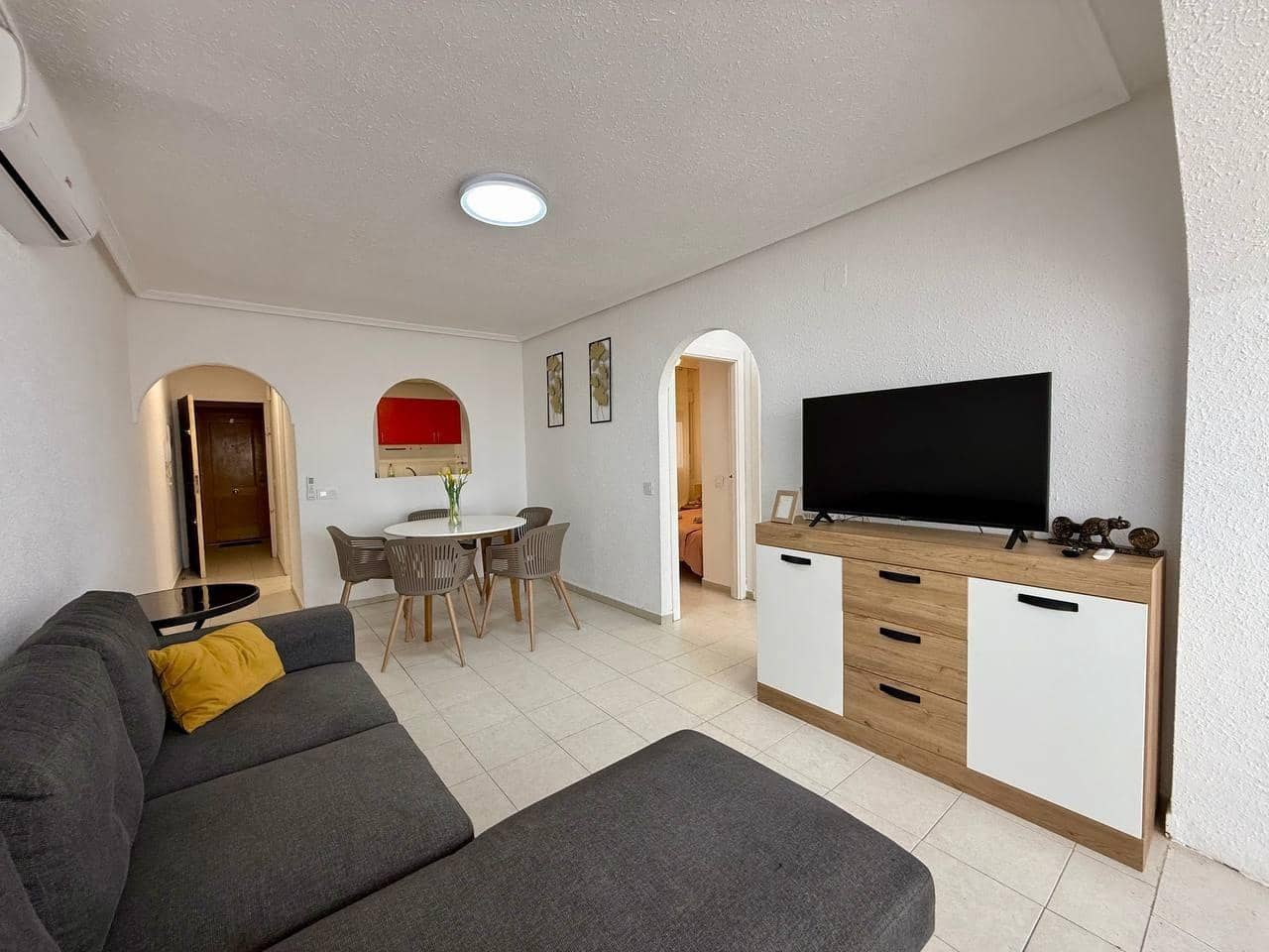 Apartamento de 2 habitaciones en Torrevieja en venta - 159.900 € (Ref: 9330636)