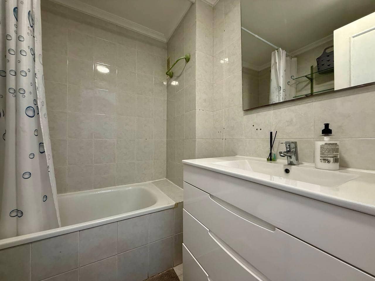 Apartamento de 2 habitaciones en Torrevieja en venta - 159.900 € (Ref: 9330636)