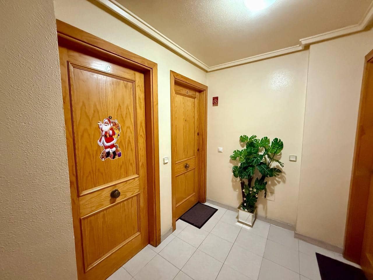 Apartamento de 2 habitaciones en Torrevieja en venta - 159.900 € (Ref: 9330636)