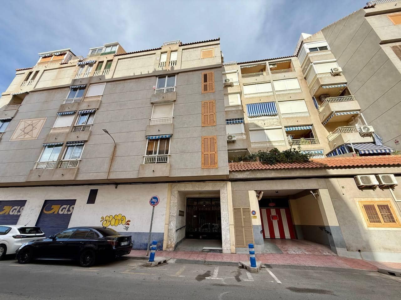 Apartamento de 2 habitaciones en Torrevieja en venta - 159.900 € (Ref: 9330636)