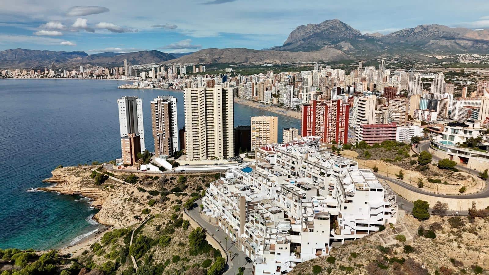 3 soveværelse Penthouse til salg i Benidorm med swimmingpool - € 550.000 (Ref: 9334957)