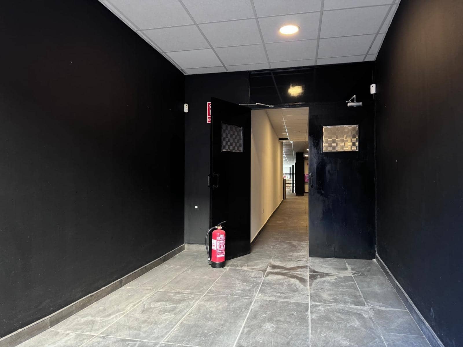 Erhverv til salg i Torrevieja - € 420.000 (Ref: 9334958)