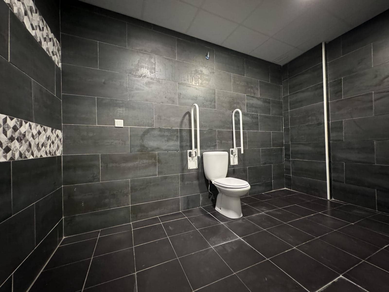 Erhverv til salg i Torrevieja - € 420.000 (Ref: 9334958)