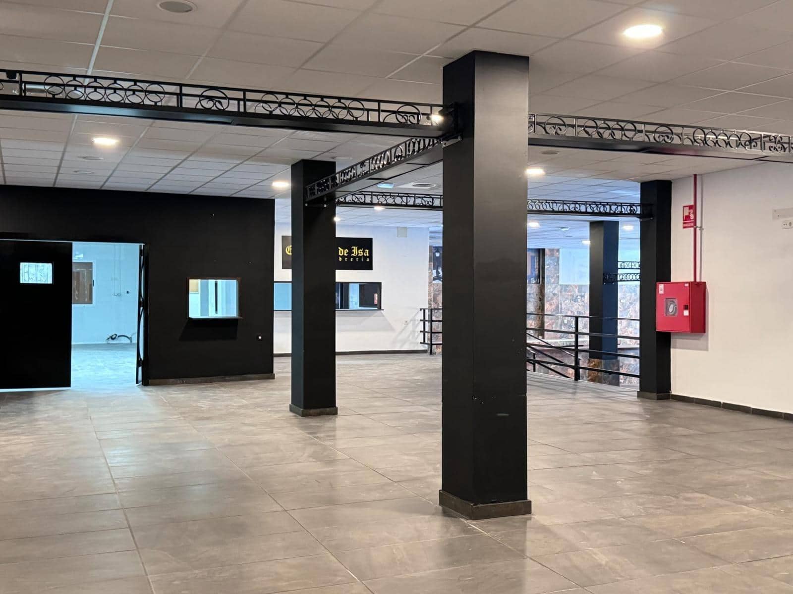 Erhverv til salg i Torrevieja - € 420.000 (Ref: 9334958)