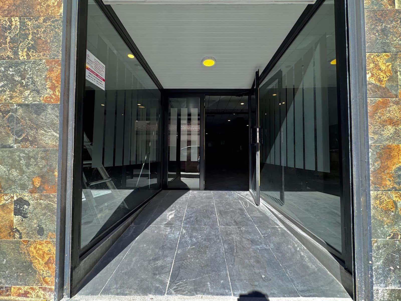 Erhverv til salg i Torrevieja - € 420.000 (Ref: 9334958)