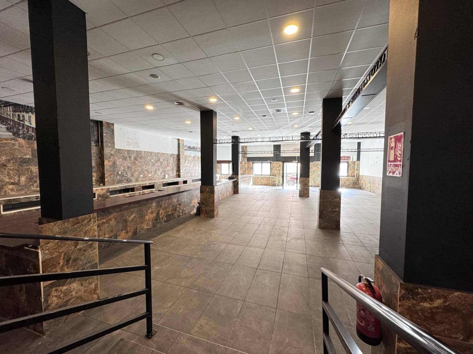 Erhverv til salg i Torrevieja - € 420.000 (Ref: 9334958)