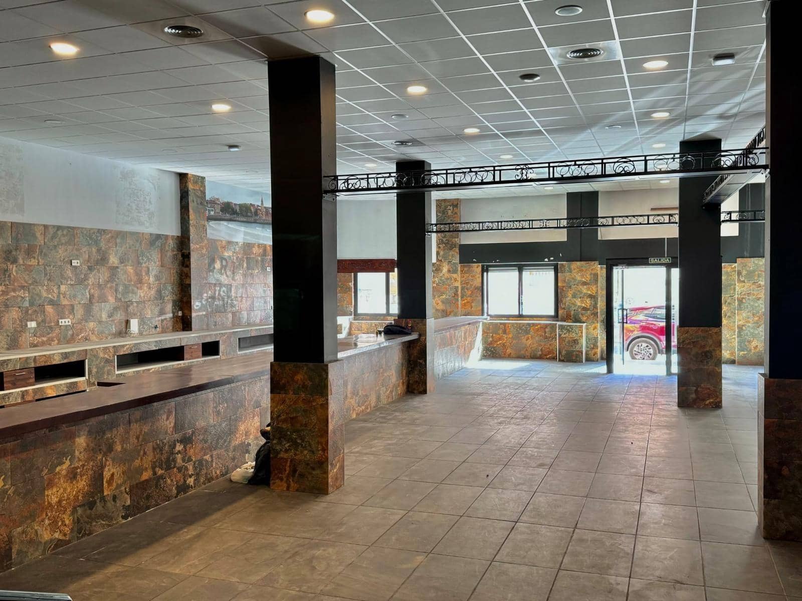 Erhverv til salg i Torrevieja - € 420.000 (Ref: 9334958)