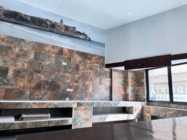 Comercial para venda em Playa del Cura, Torrevieja - 420 000 € (Ref: 9334958)