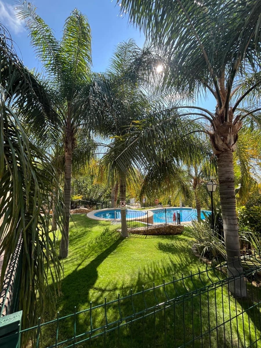 1 soveværelse Penthouse til salg i Muchamiel / Mutxamel med swimmingpool garage - € 175.000 (Ref: 9334963)