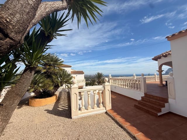 4 sypialnia Willa na sprzedaż w Calpe / Calp z basenem garażem - 716 000 € (Ref: 9334964)