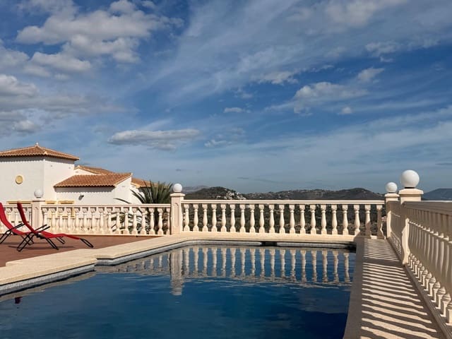 4 sypialnia Willa na sprzedaż w Calpe / Calp z basenem garażem - 716 000 € (Ref: 9334964)