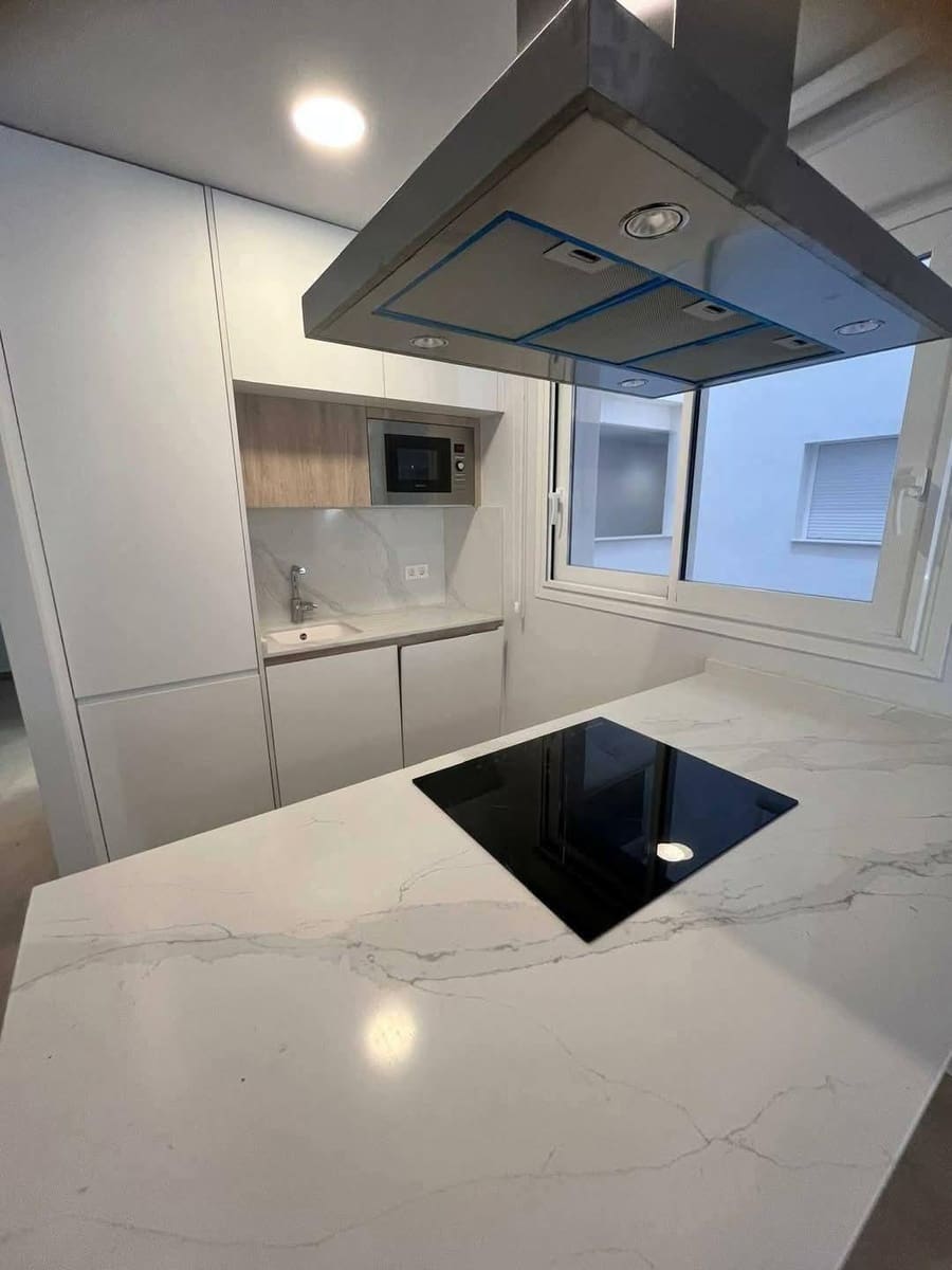 3 quarto Apartamento para venda em Torrevieja com piscina - 447 000 € (Ref: 9338029)