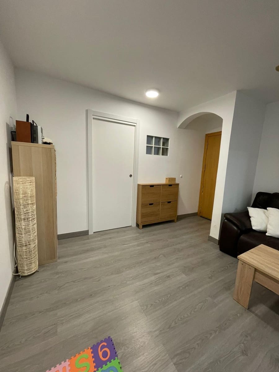 2 makuuhuone Huoneisto myytävänä paikassa Alicante kaupunki - 159 900 € (Ref: 9338031)