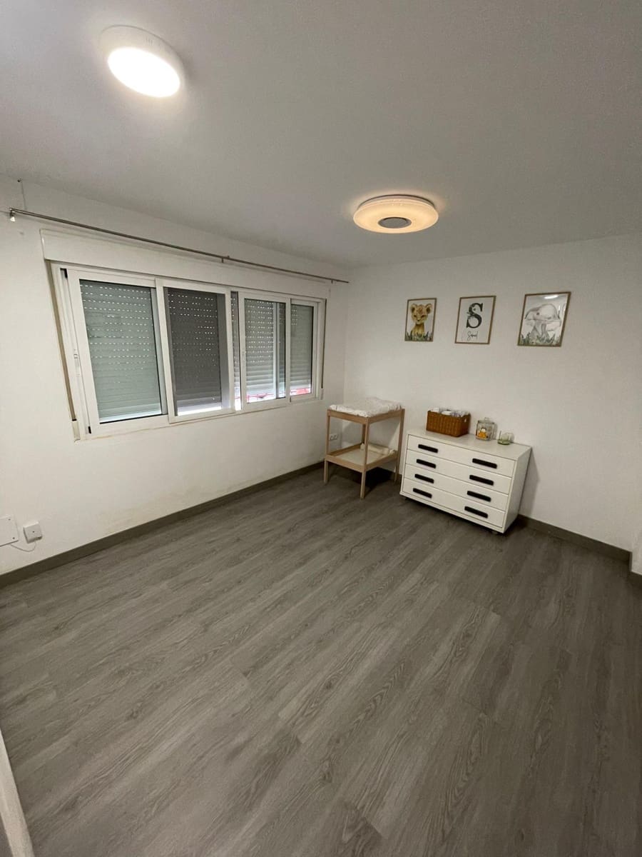 2 makuuhuone Huoneisto myytävänä paikassa Alicante kaupunki - 159 900 € (Ref: 9338031)