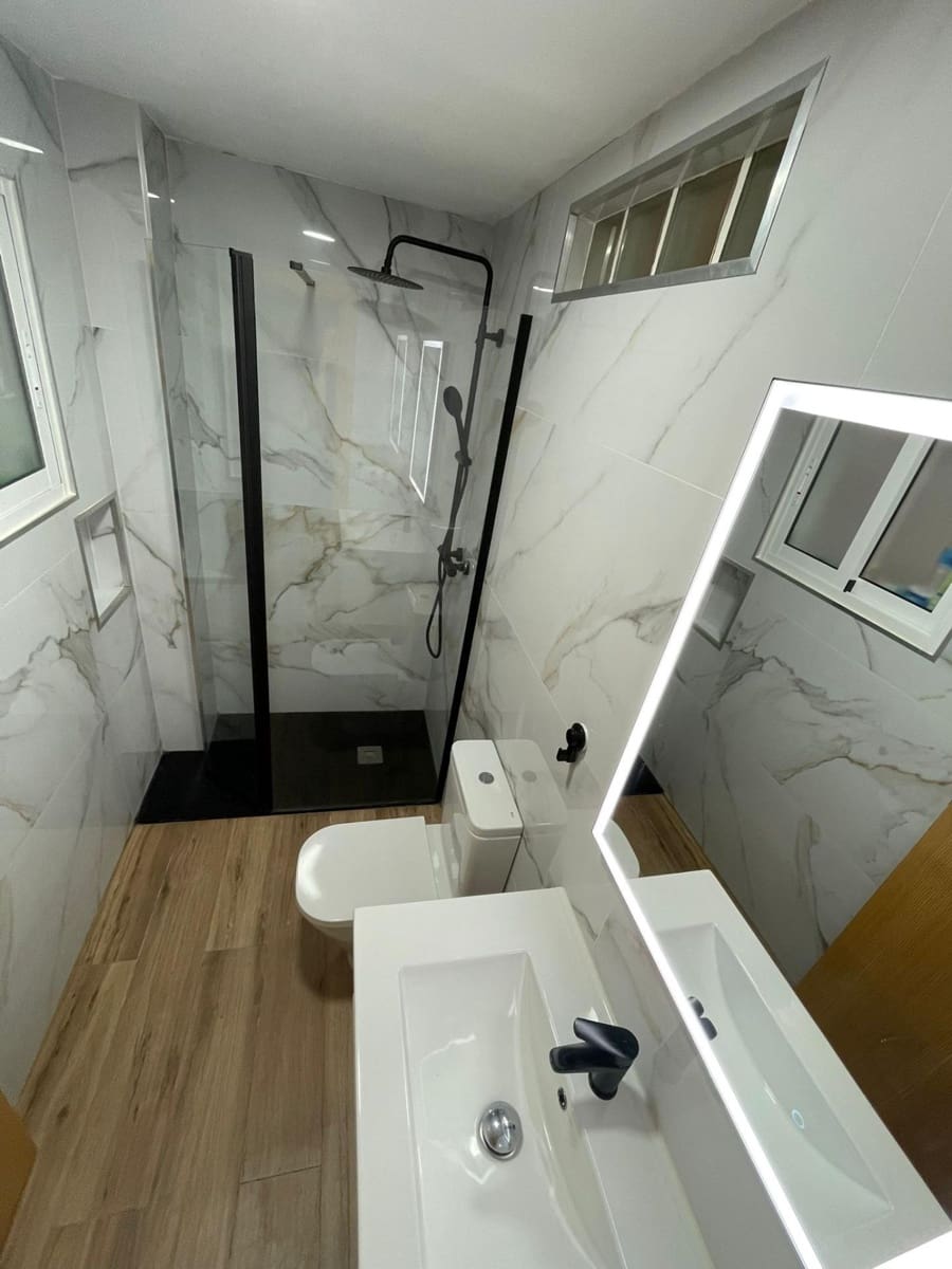 2 makuuhuone Huoneisto myytävänä paikassa Alicante kaupunki - 159 900 € (Ref: 9338031)