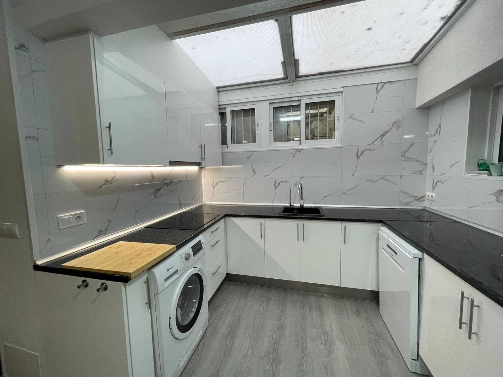 2 makuuhuone Huoneisto myytävänä paikassa Alicante kaupunki - 159 900 € (Ref: 9338031)