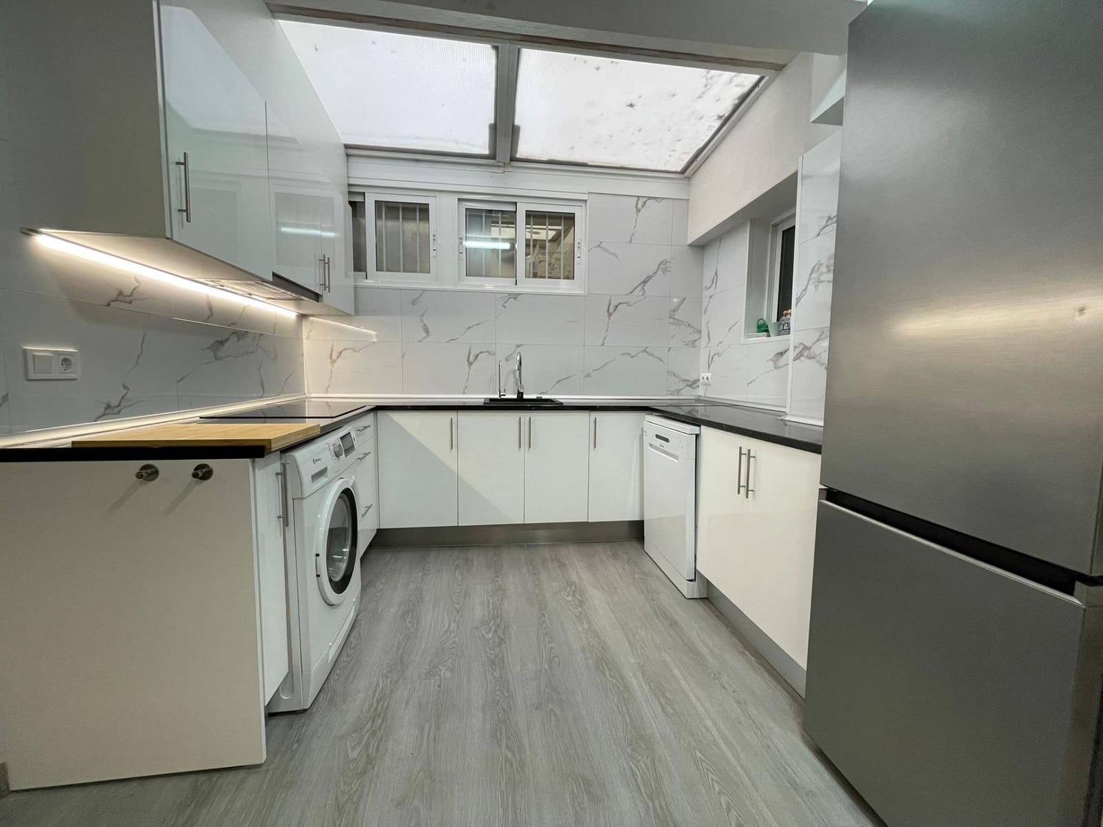 2 makuuhuone Huoneisto myytävänä paikassa Alicante kaupunki - 159 900 € (Ref: 9338031)