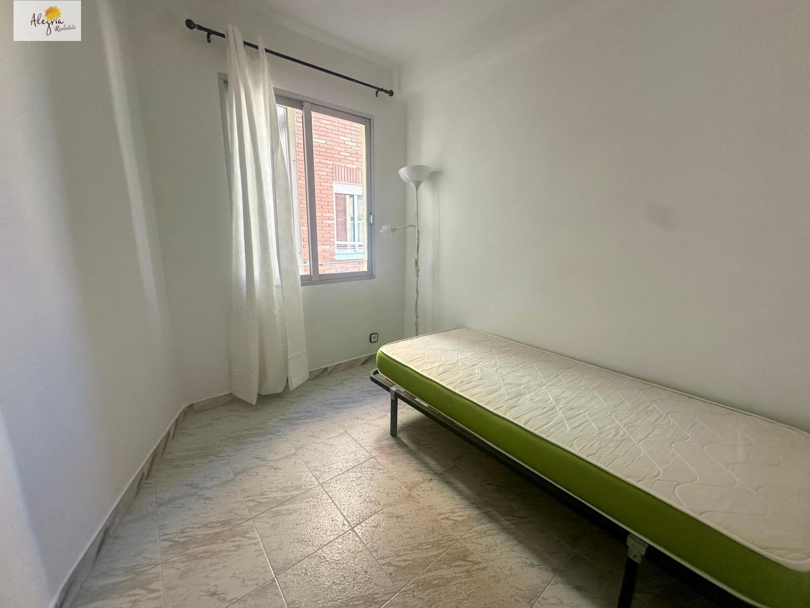 3 soveværelse Lejlighed til salg i Alicante by - € 139.000 (Ref: 9343217)