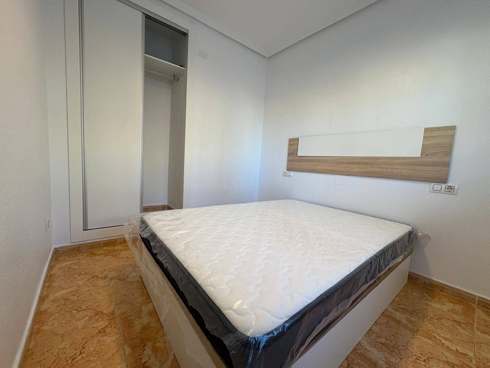 2 quarto Bungalow para venda em Torrevieja com piscina - 159 900 € (Ref: 9344771)