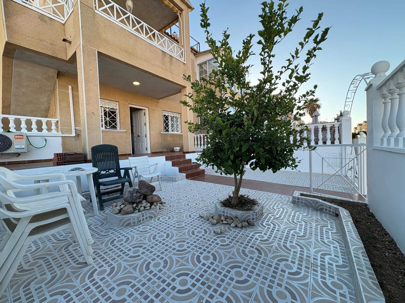 2 quarto Bungalow para venda em Torrevieja com piscina - 159 900 € (Ref: 9344771)