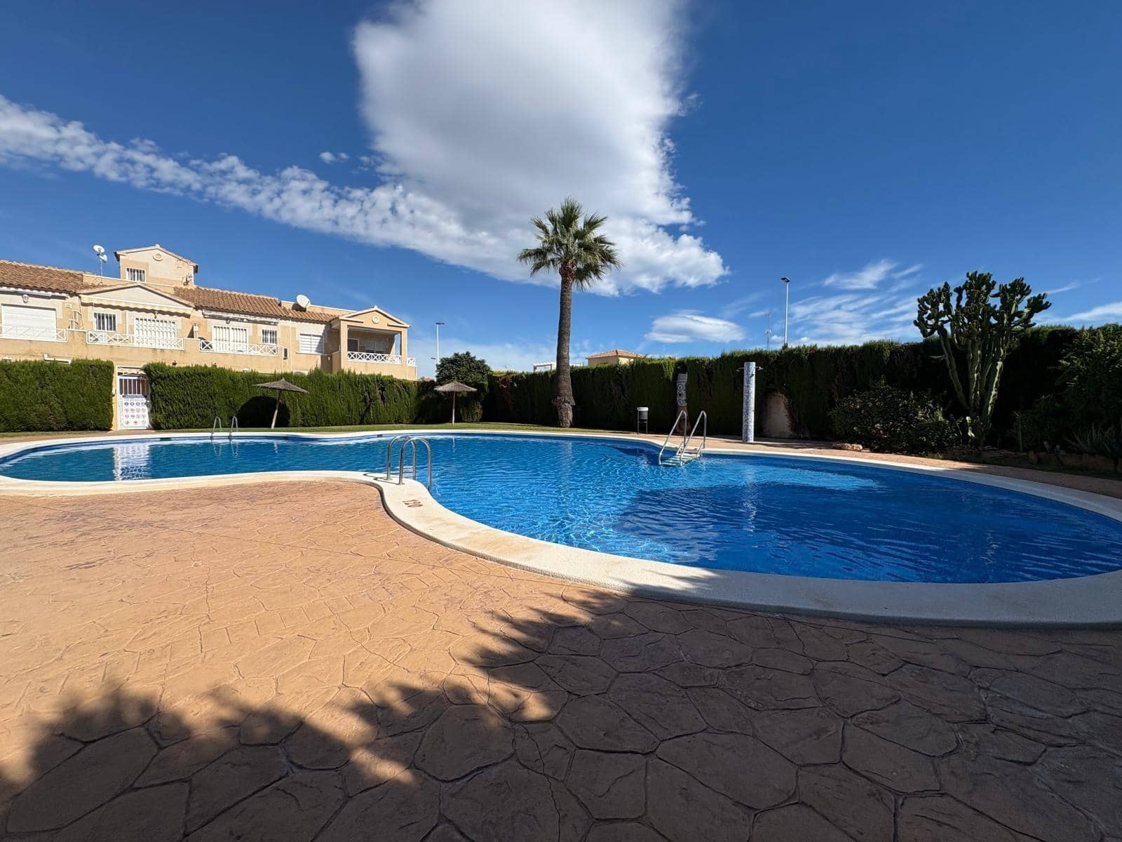 2 quarto Bungalow para venda em Torrevieja com piscina - 159 900 € (Ref: 9344771)