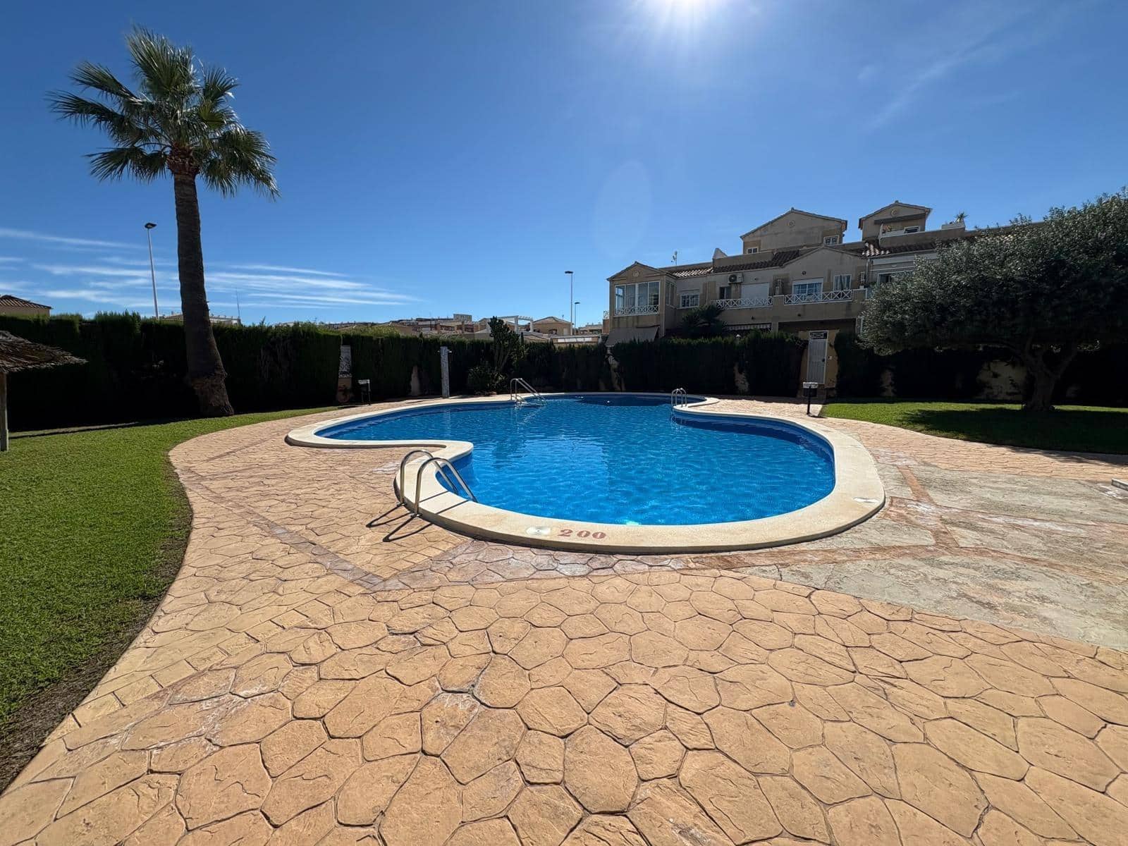 2 quarto Bungalow para venda em Torrevieja com piscina - 159 900 € (Ref: 9344771)